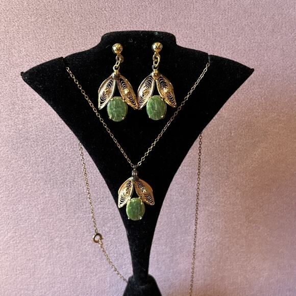 VTG W Signed 1/20 12k Filigree On Sterling Jade Post Earrings & Necklace Set - Picture 3 of 10